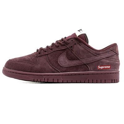 Nike SB Dunk Low x Supreme burgundy/brown