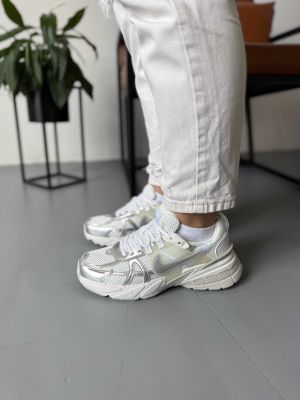 Nike Hot Step 2 V2K Runtekk White Metallic