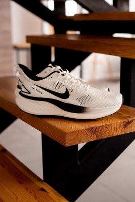 Nike ACG Air Zoom White/Black
