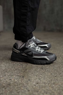 Nike Initiator Silver/Dark Grey