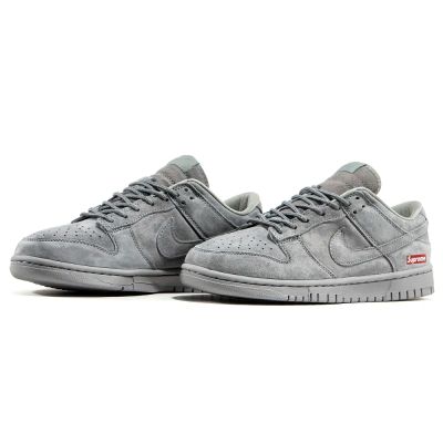 Nike SB Dunk Low x Supreme Grey