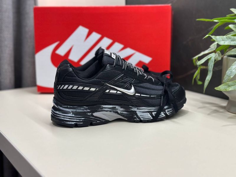 Nike Initiator Custom Black White v1