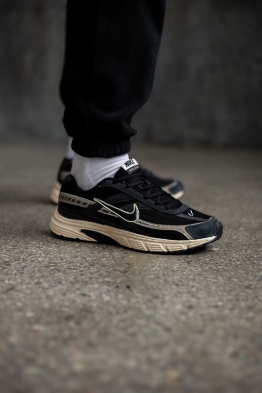 Nike Initiator Black/Grey