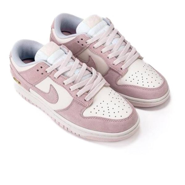 Nike SB Dunk Low Pink Metallic Gold