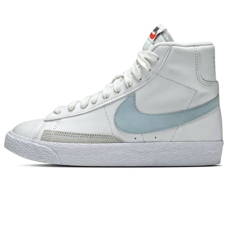Nike Blazer Mid ‘77 Vintage ‘Blue Logo’