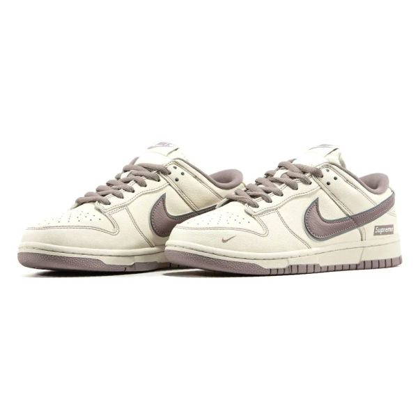 Nike SB Dunk Low x Supreme Beige