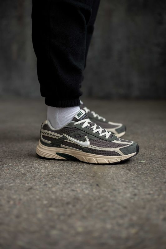 Nike Initiator Beige/Dark Grey