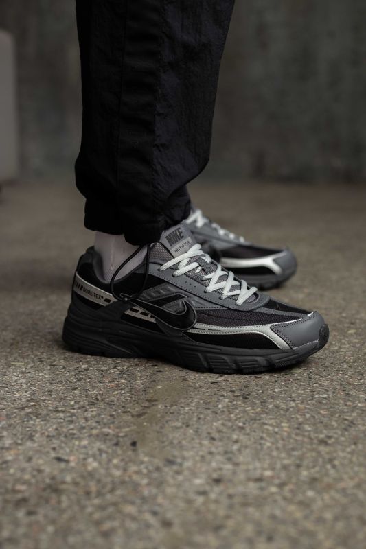 Nike Initiator Silver/Dark Grey