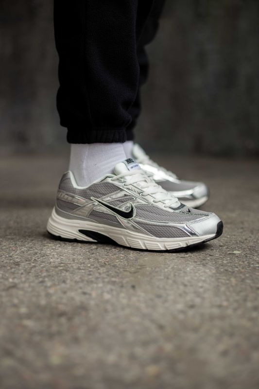 Nike Initiator Silver/White/Black