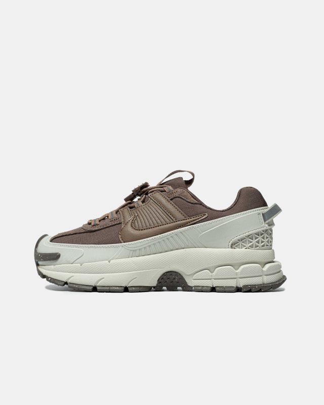 Nike Air Zoom Vomero Roam Beige