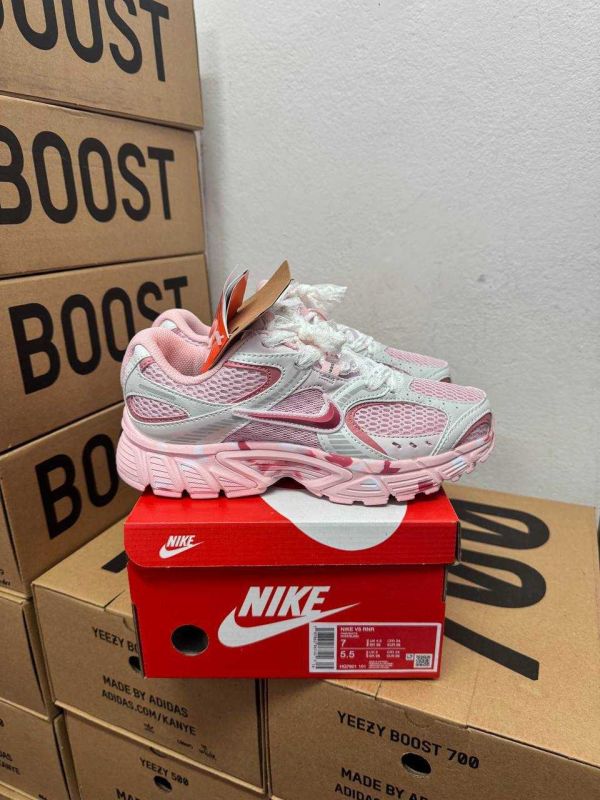 Nike Vomero V5 RNR Pink
