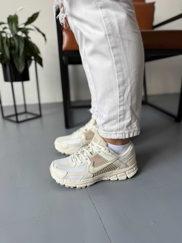 Nike Zoom Vomero 5 Beige v3