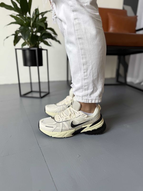 Nike Hot Step 2 V2K Runtekk Beige Black