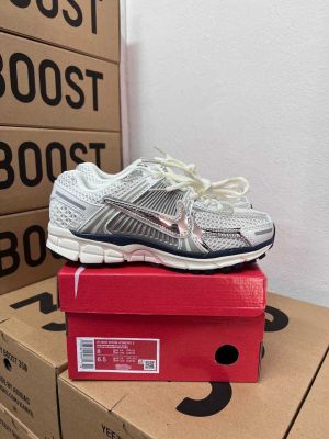 Nike Vomero V5 RNR 5 Photon Dust Metallic