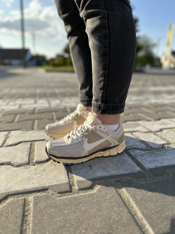 Nike Zoom Vomero 5 Beige v2