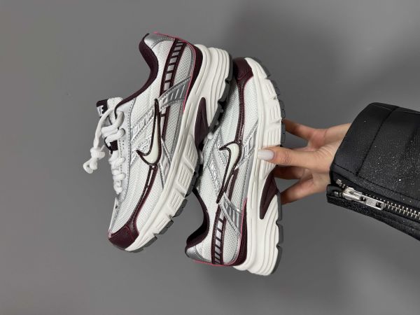 Nike Initiator White / Burgundy (10)