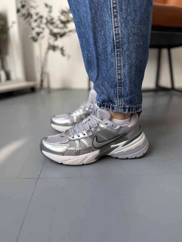 Nike Hot Step 2 V2K Runtekk Metallic Grey